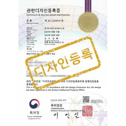 [디자인] 화면디자인이 표시된 디스플레이 패널