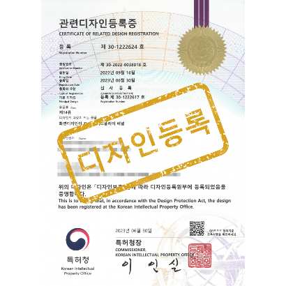 [디자인] 화면디자인이 표시된 디스플레이 패널